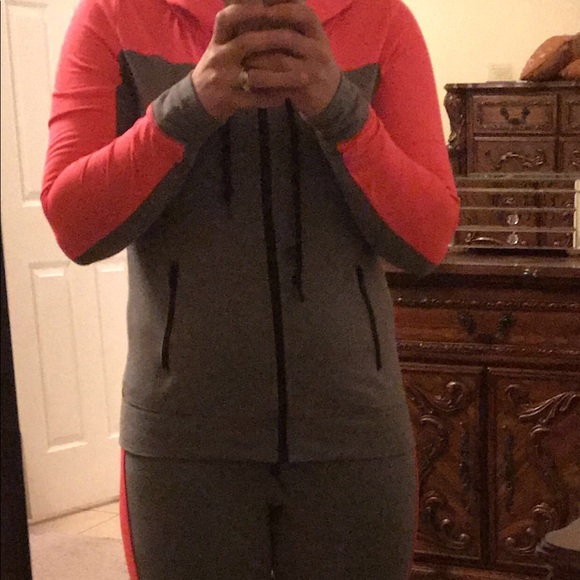 PINK VICTORIA SECRET SET PINK AND GREY. NWOT - Picture 4 of 6